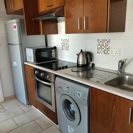 Elena Court Айя-Напа