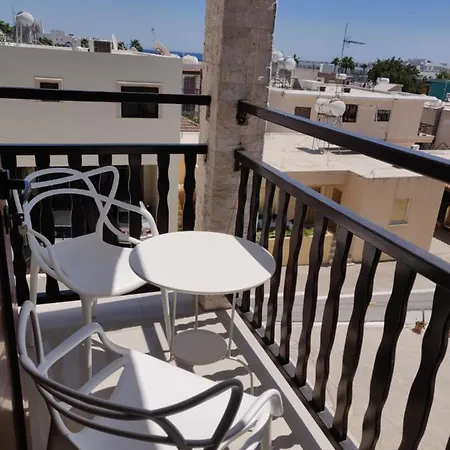 Apartment Elena Court