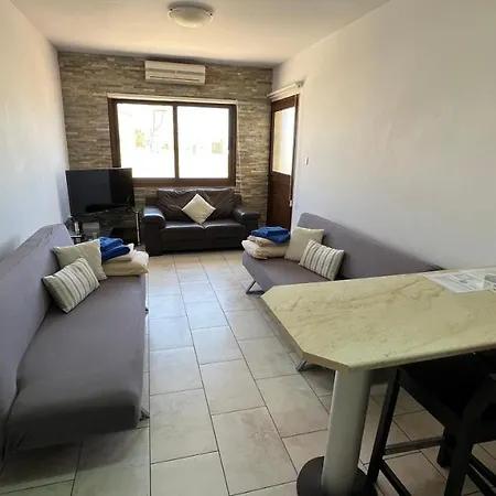 Elena Court Apartment *