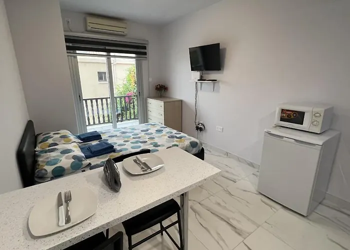 Elena Court アヤナパ